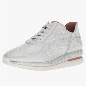 Gentle Souls by Kenneth Cole Women's Raina Lace-up Fashion Jogger Sneaker